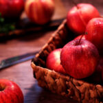 La fascinante historia de la manzana y su influencia en la alimentación